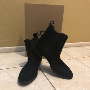 Ugg hillhurst booties